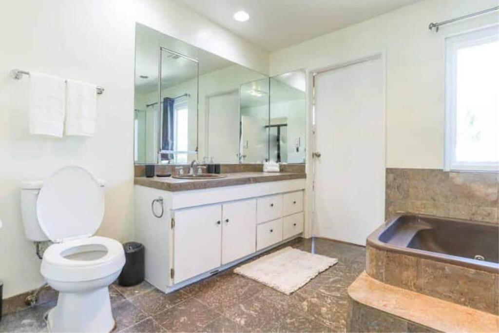 Holiday home Large 5 Br- Beverly Hills Adj