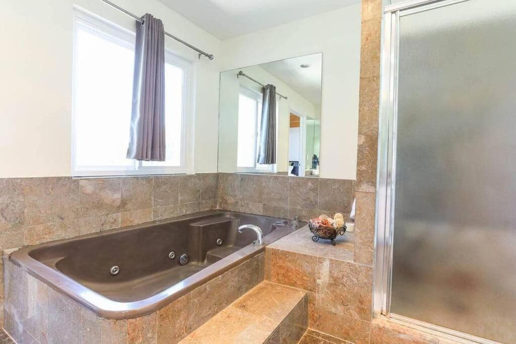 Holiday home Large 5 Br- Beverly Hills Adj