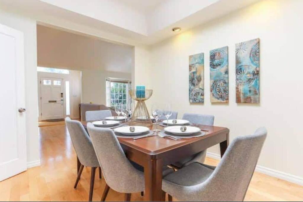 Large 5 Br- Beverly Hills Adj Holiday home *