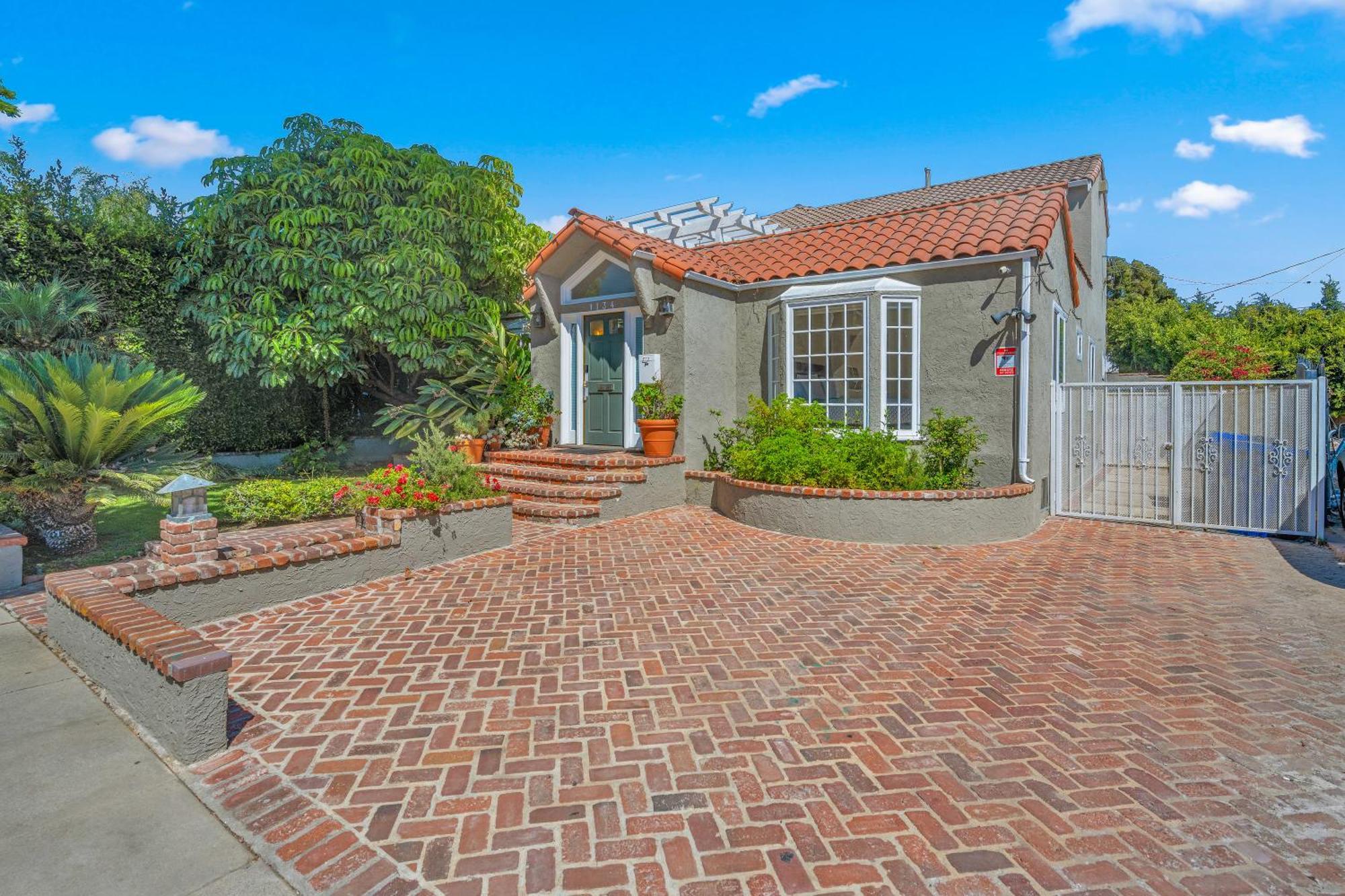 Large 5 Br- Beverly Hills Adj Holiday home *