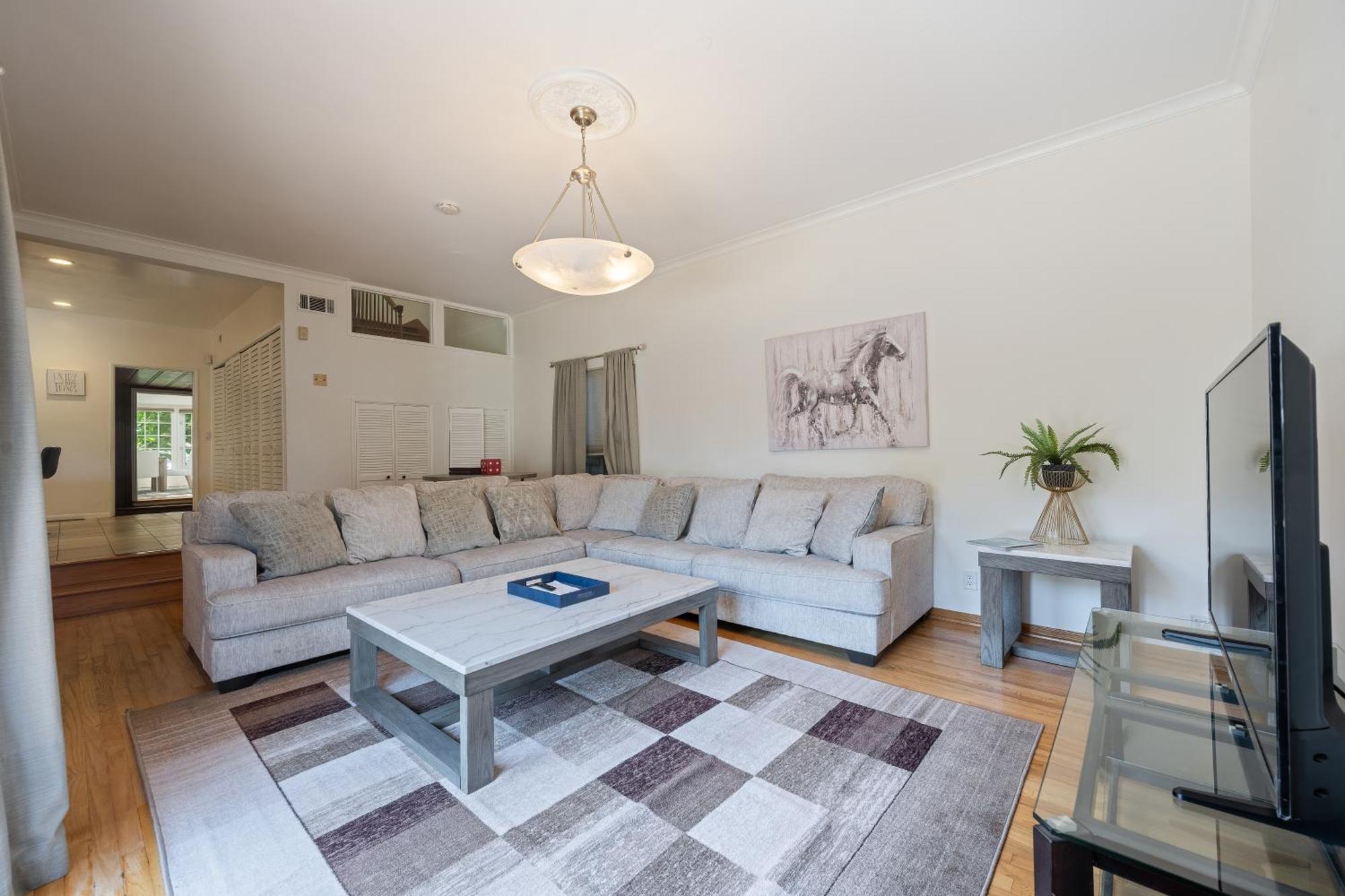 Large 5 Br- Beverly Hills Adj *