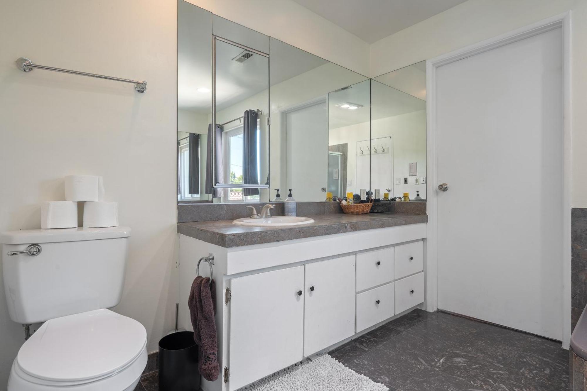 Large 5 Br- Beverly Hills Adj