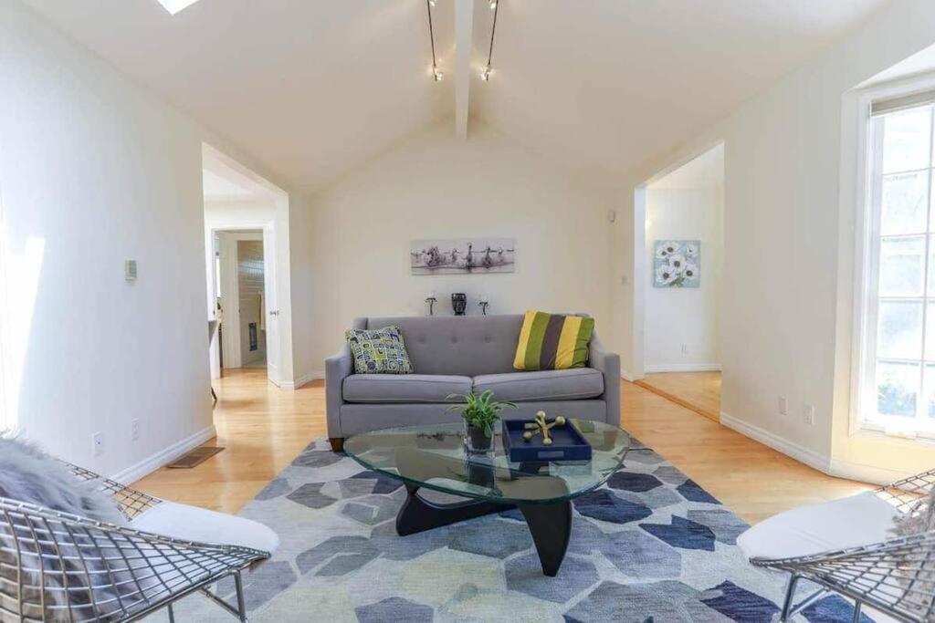 Holiday home Large 5 Br- Beverly Hills Adj *