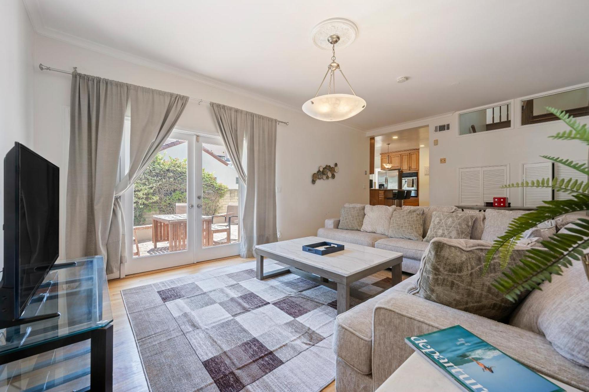 Large 5 Br- Beverly Hills Adj