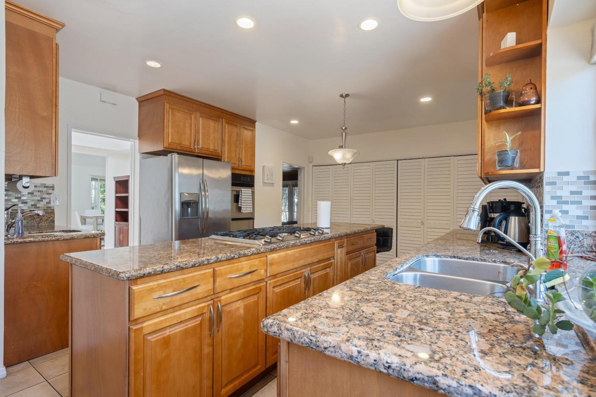 Holiday home Large 5 Br- Beverly Hills Adj Los Angeles